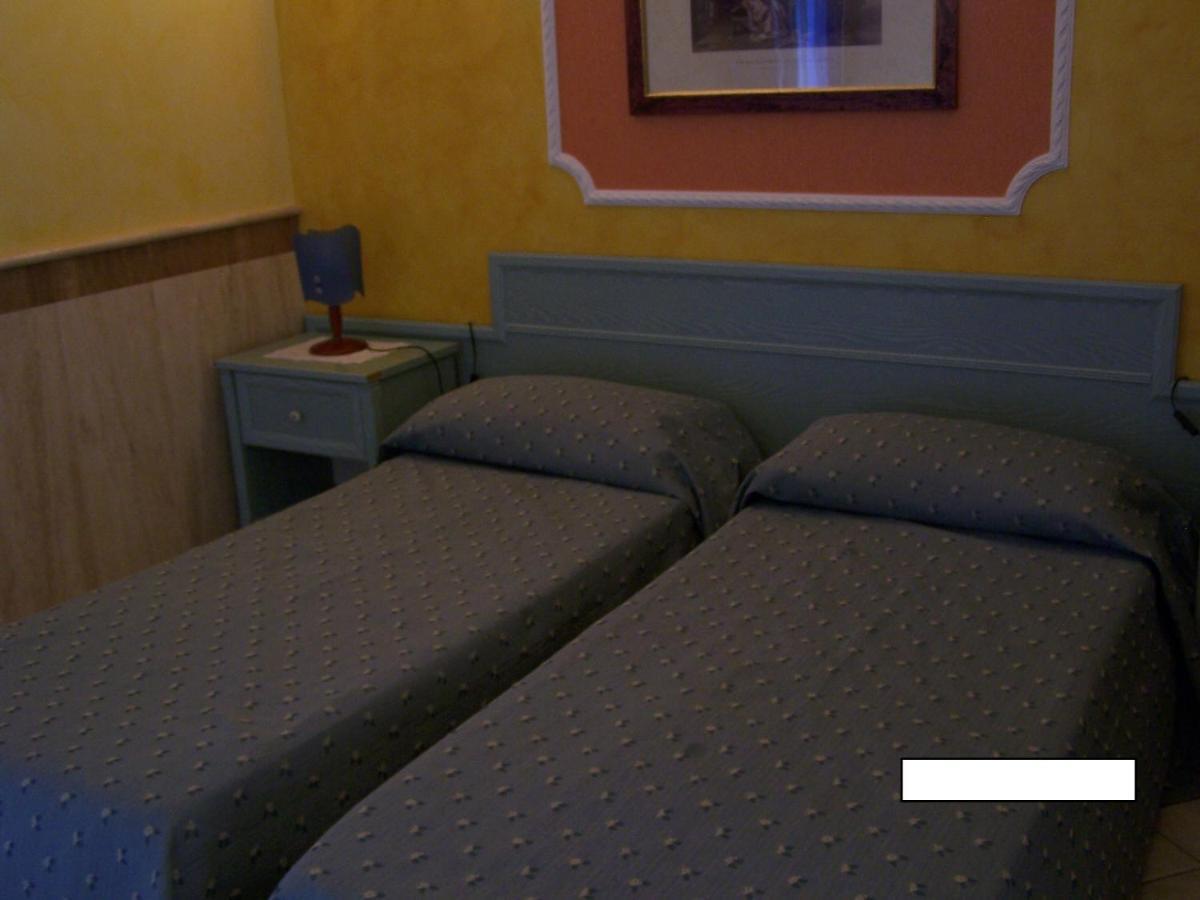 Hotel Nautilus Nicotera Habitación foto