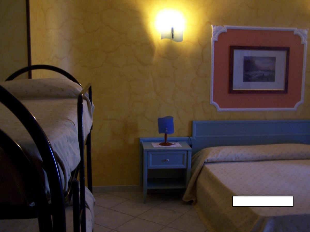 Hotel Nautilus Nicotera Habitación foto